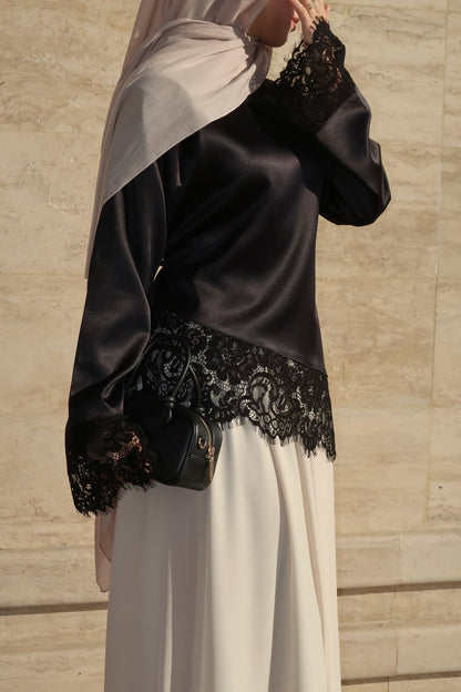 ORORA ⎸ BLOUSE SATINÉE AJUSTABLE À DENTELLE